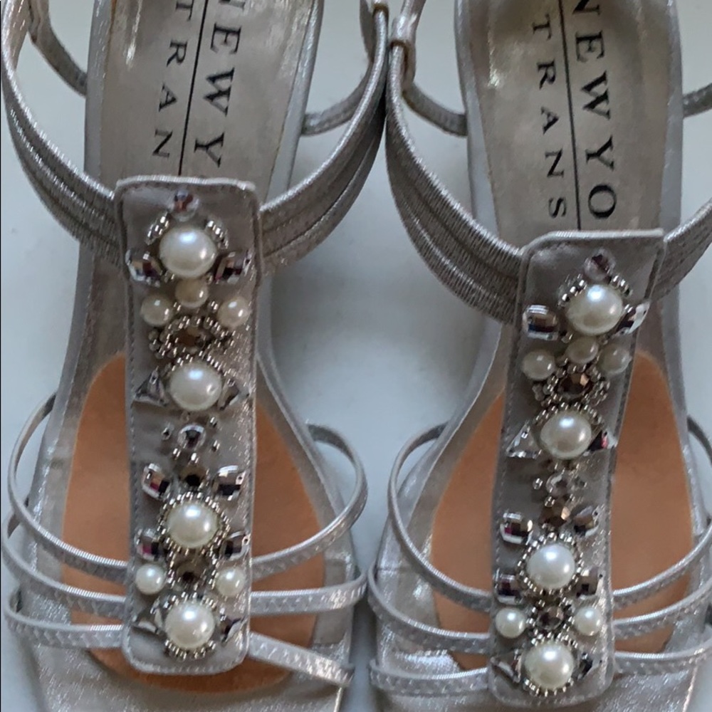 Pearl sandals